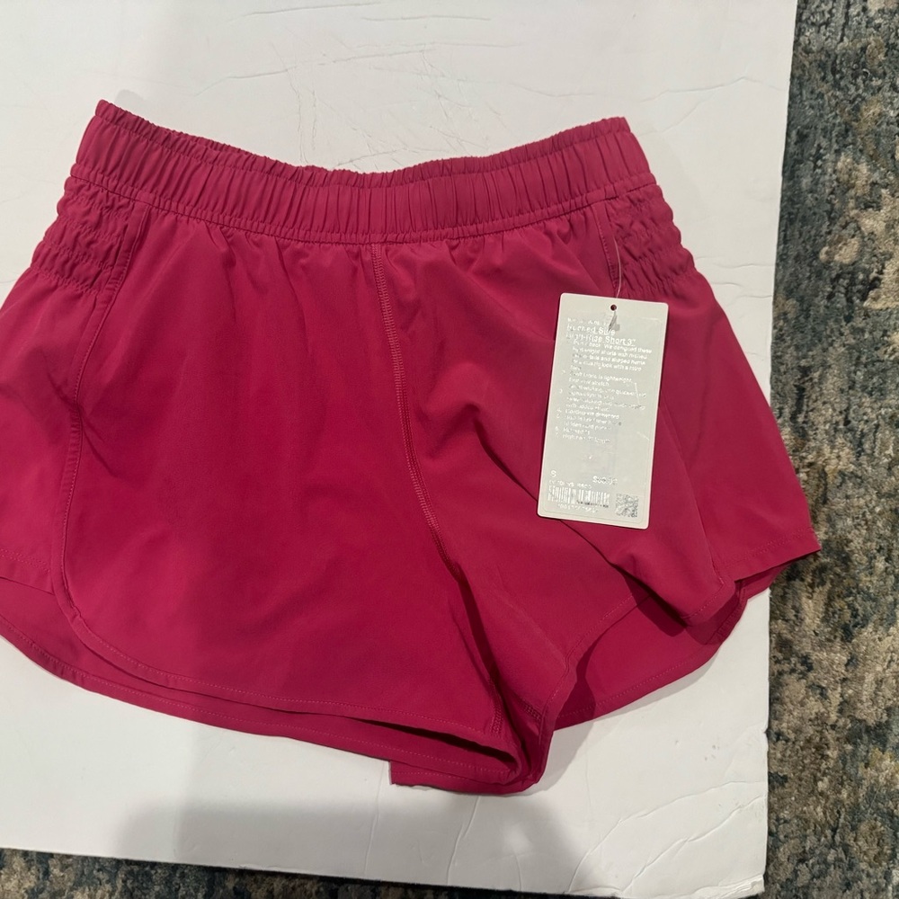 Lululemon Ruched-Side High-Rise Short 3" Raspberry Coulis NWT size Small - Picture 4 of 4